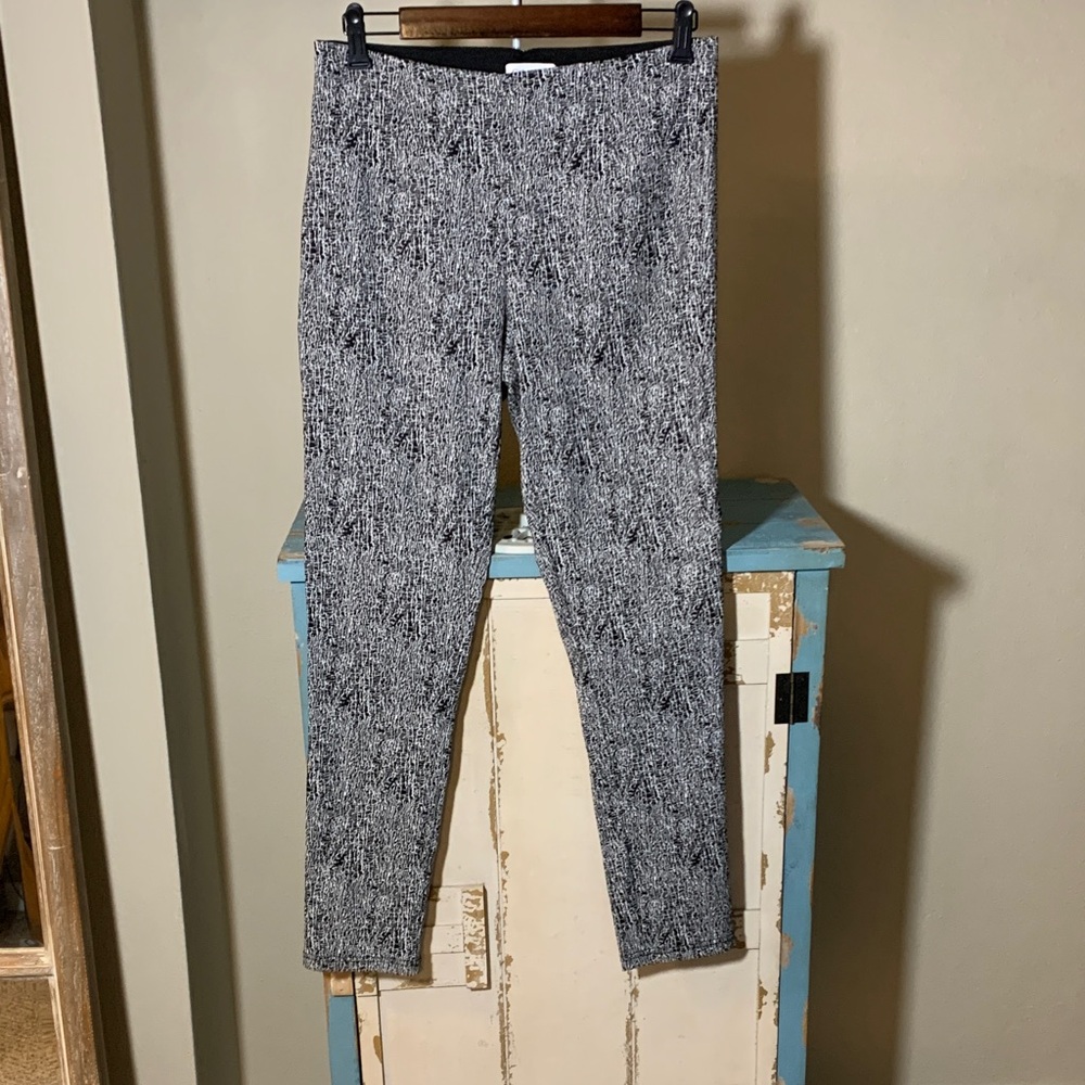 NWOT Calvin Klein Black/White Abstract Print Pull on Pants. Size 10